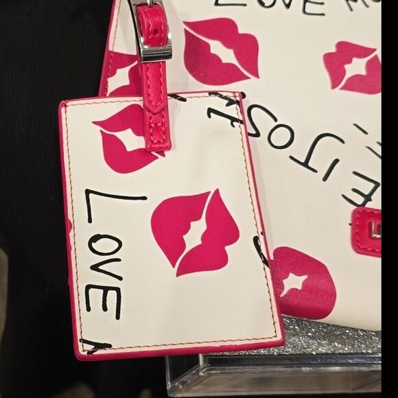 Love Moschino Kisses Clutch w/ID Tag & Card Wallet- White/Pink